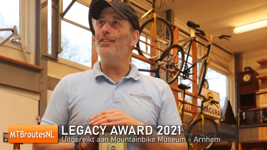 Legacy Award uitgereikt aan Jeroen van Roekel (Mountainbike museum)