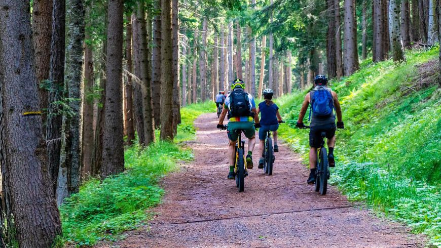 Waar vind je uitdagende mountainbike routes routes op vakantie?