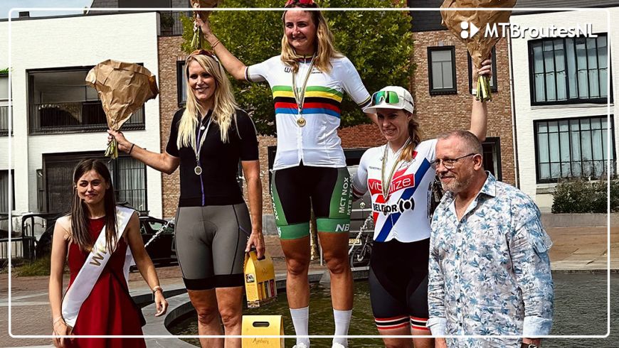 Didi de Vries verrast met winst bij WCF Wereldkampioenschap Wegwielrennen
