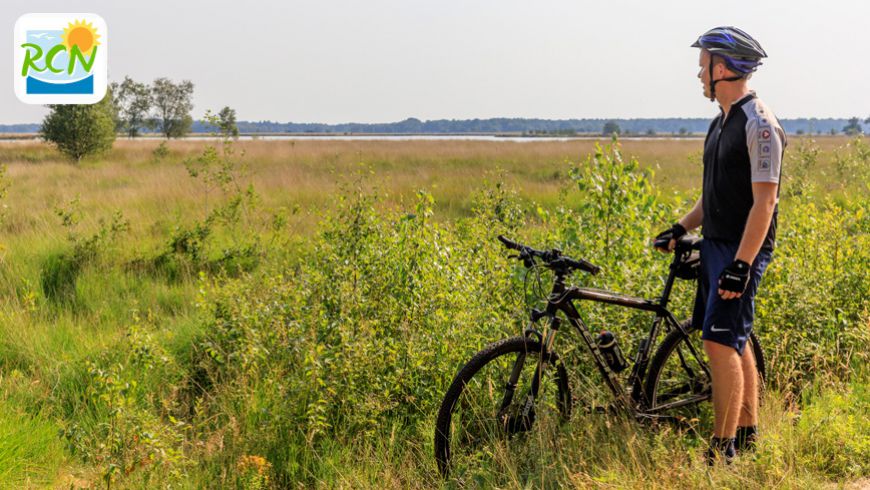 Combinatie van mountainbiken, ontspanning en rust